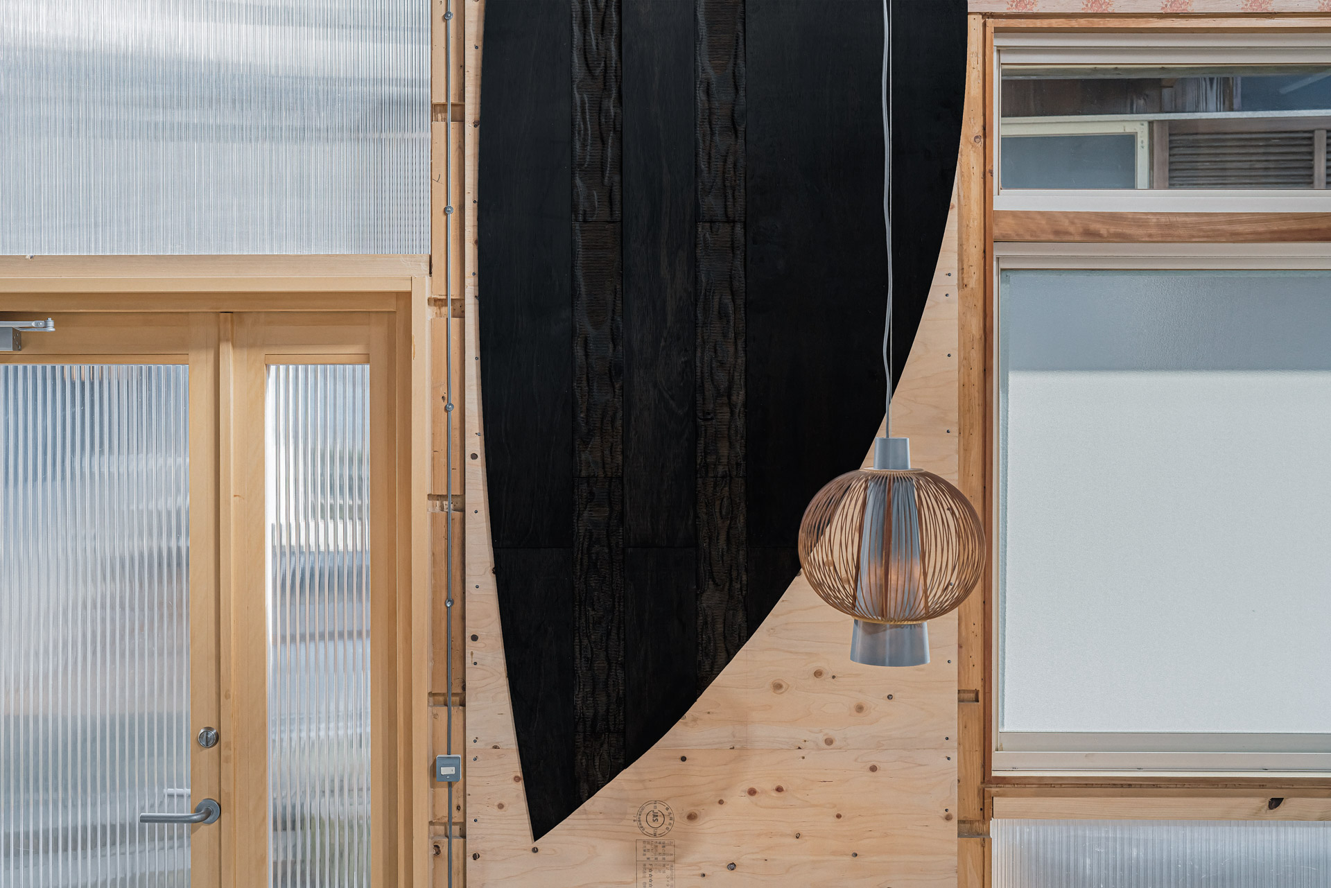 Lamp : MONOYA<br/>Photo : Kaori Yamane