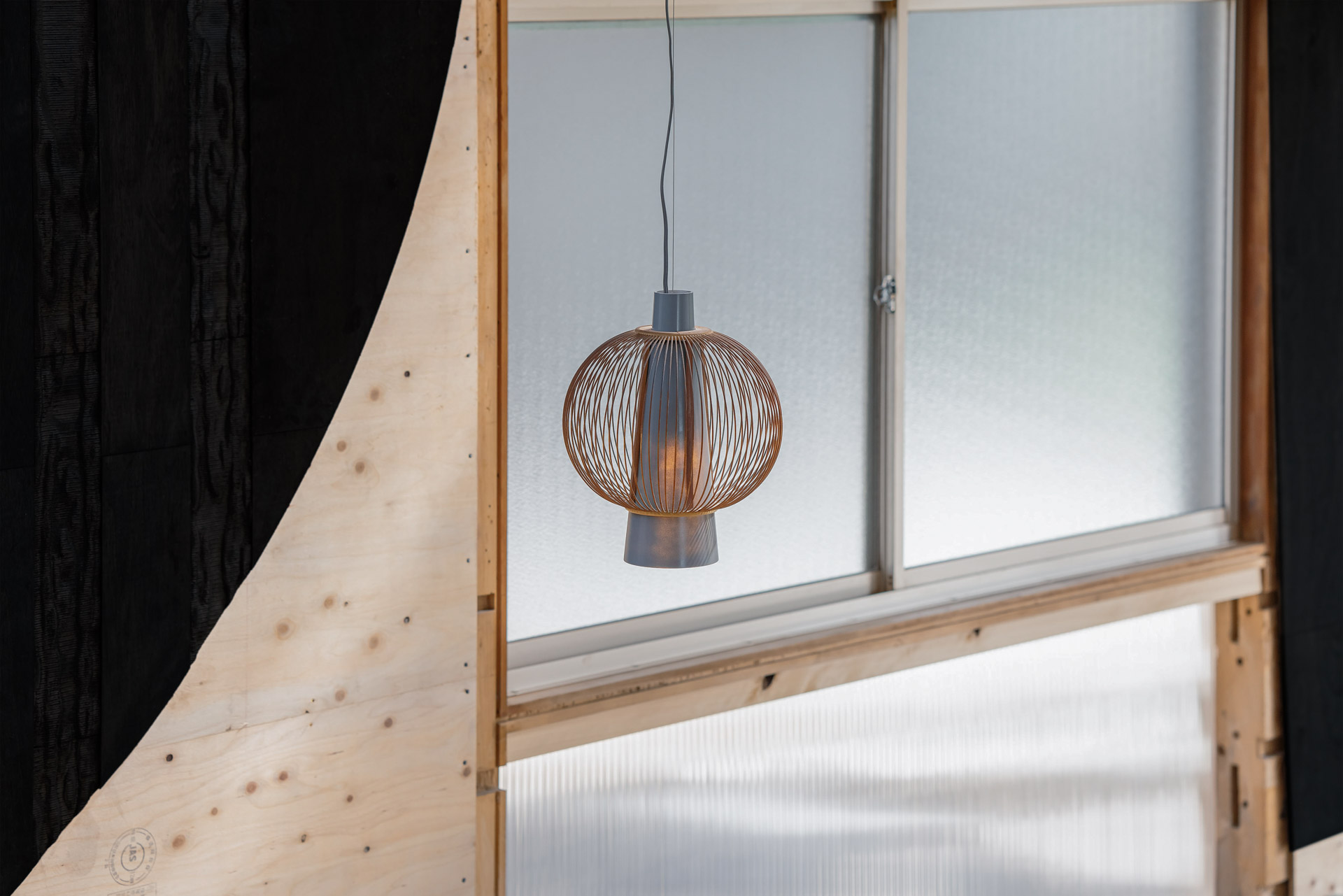 Lamp : MONOYA<br/>Photo : Kaori Yamane