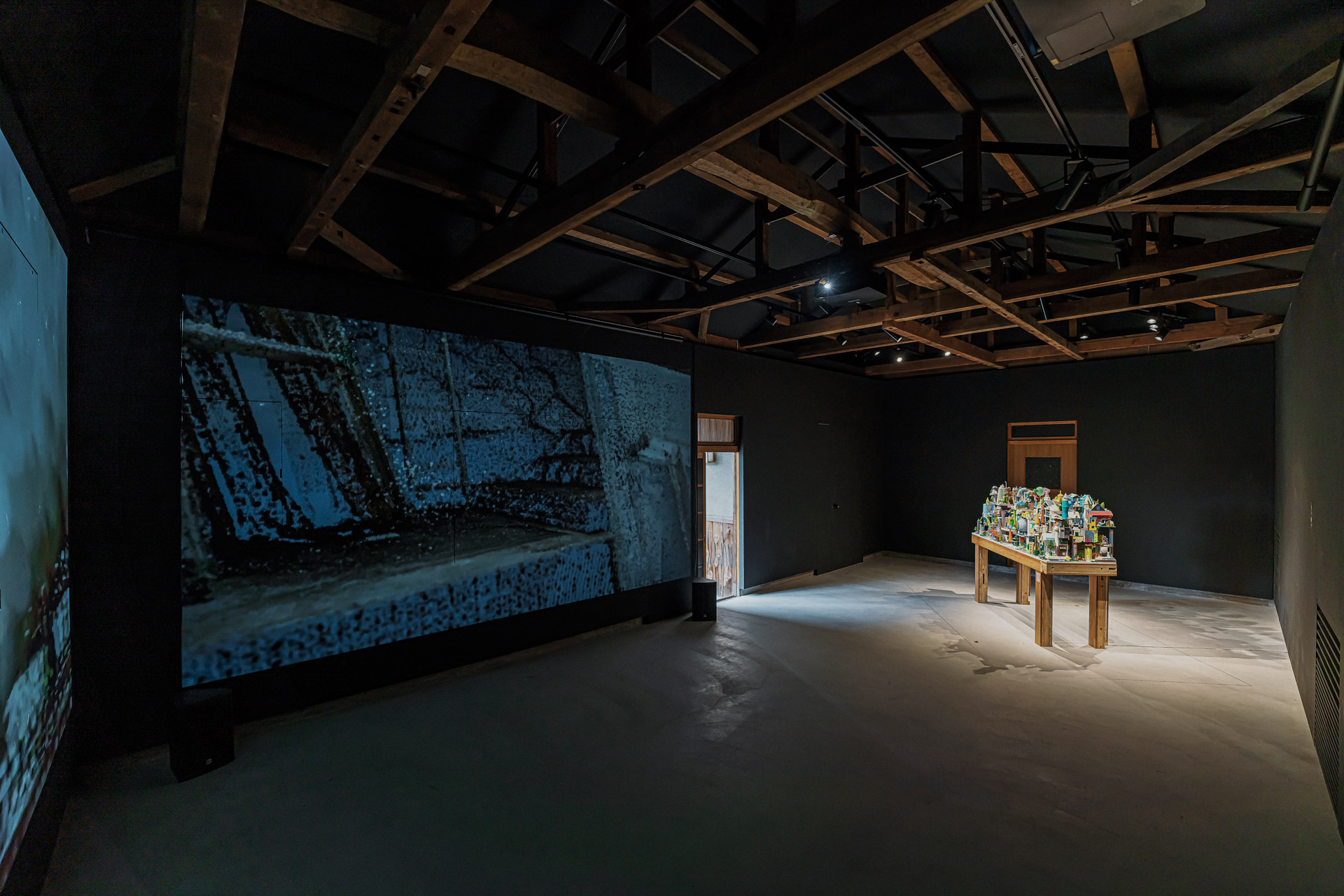 Art Work : Andrew Kovacs<br/>Photo : Kaori Yamane