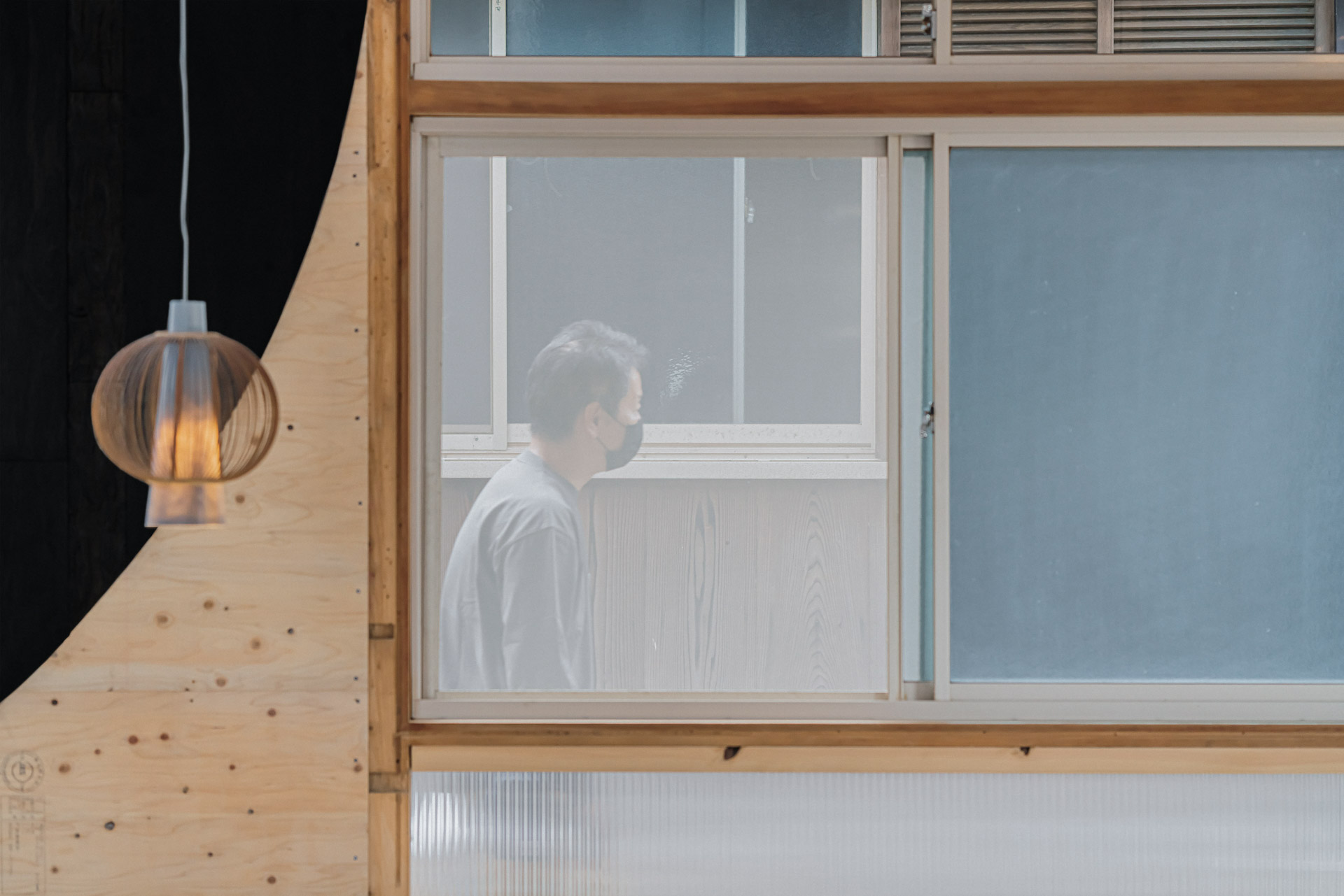 Lamp : MONOYA<br/>Photo : Kaori Yamane
